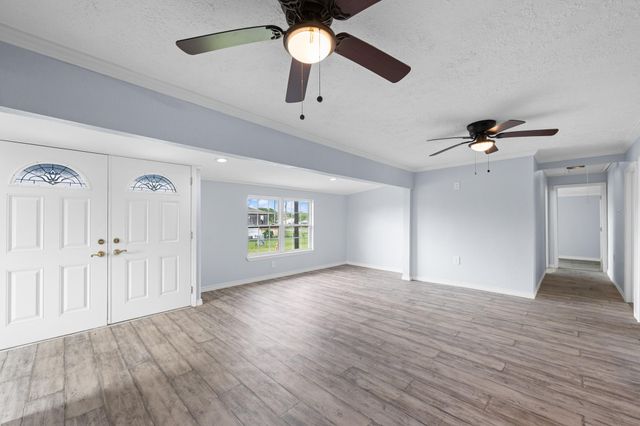2534 Bastrop, Angleton, TX 77515