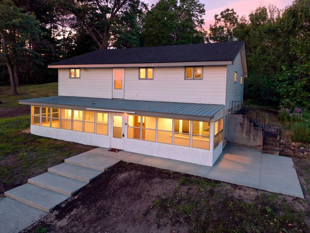 3063 325th Avenue NW, Cambridge, MN 55008
