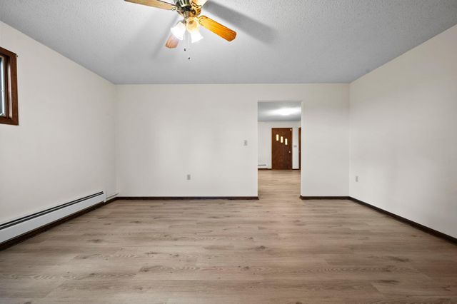3063 325th Avenue NW, Cambridge, MN 55008