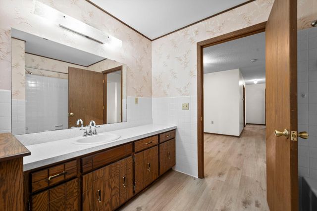 3063 325th Avenue NW, Cambridge, MN 55008