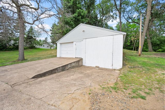 3063 325th Avenue NW, Cambridge, MN 55008