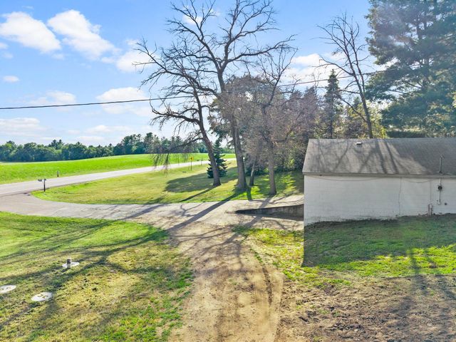 3063 325th Avenue NW, Cambridge, MN 55008