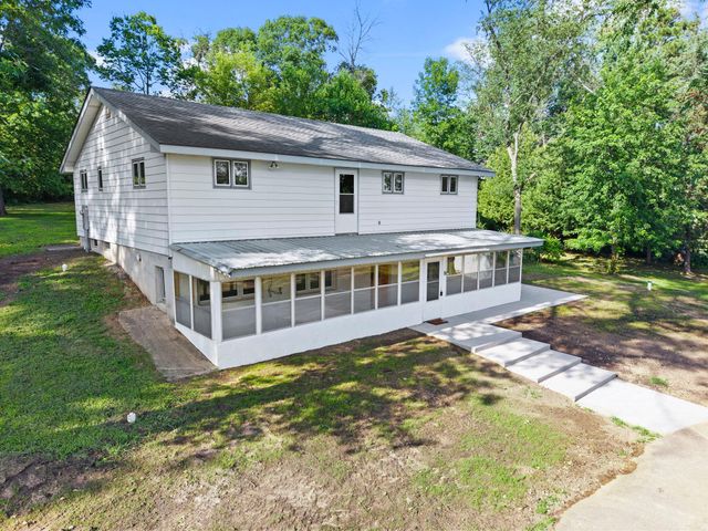 3063 325th Avenue NW, Cambridge, MN 55008