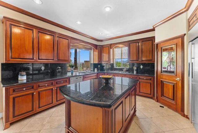 1334 Emeraude Glen, Escondido, CA 92029