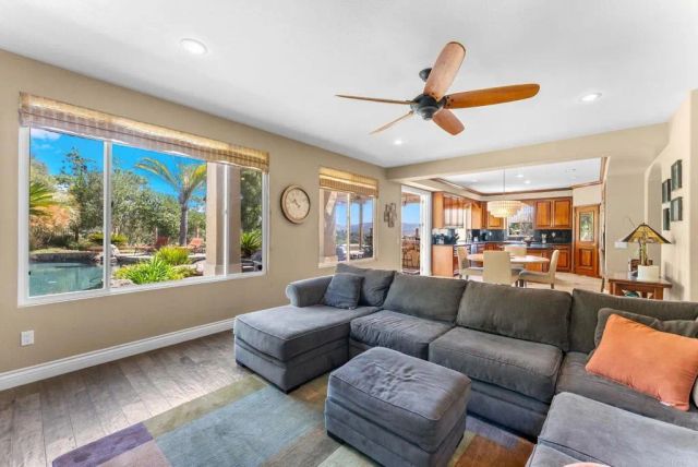 1334 Emeraude Glen, Escondido, CA 92029
