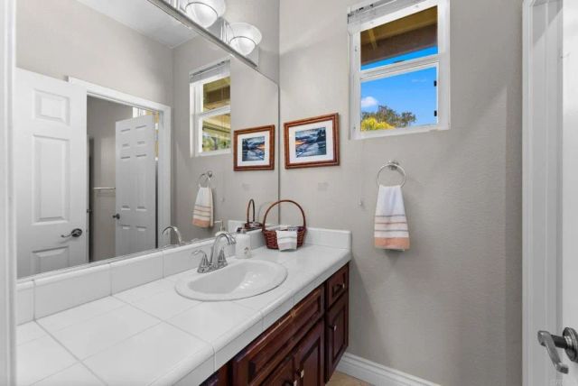 1334 Emeraude Glen, Escondido, CA 92029