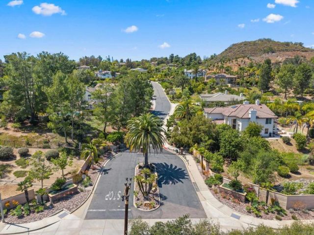 1334 Emeraude Glen, Escondido, CA 92029