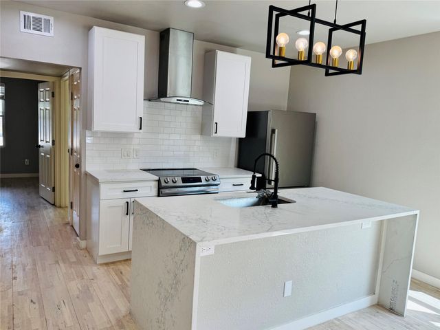 4609 Virginia Avenue 102, Dallas, TX 75204