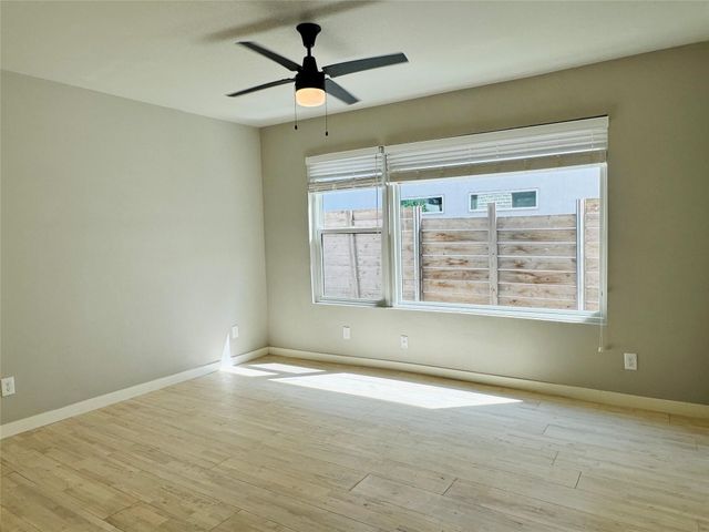 4609 Virginia Avenue 102, Dallas, TX 75204