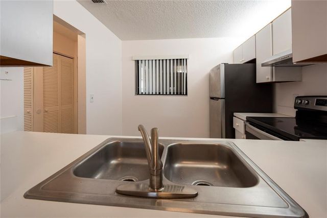 10571 Royal Palm Boulevard 10571, Coral Springs, FL 33065