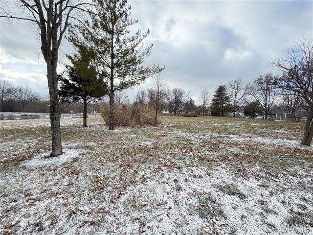 1945 Old Gray Summit Road, Pacific, MO 63069