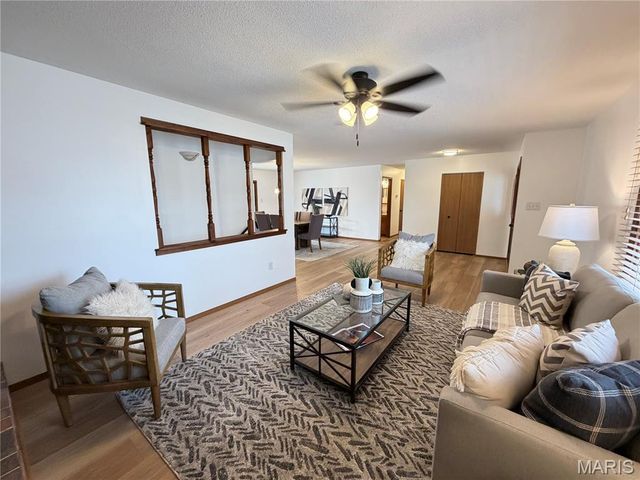 1945 Old Gray Summit Road, Pacific, MO 63069