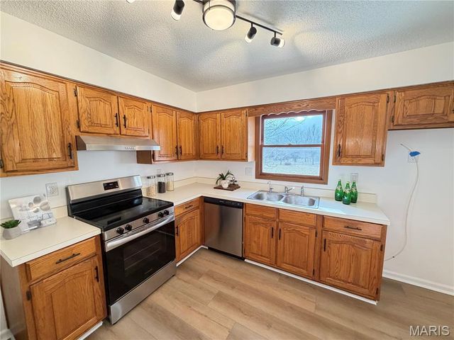 1945 Old Gray Summit Road, Pacific, MO 63069