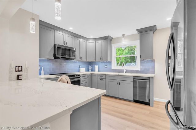 2640 Huckleberry Lane, Port Huron, MI 48060