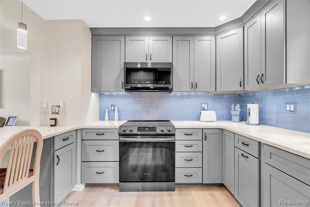 2640 Huckleberry Lane, Port Huron, MI 48060