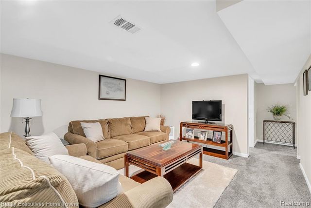 2640 Huckleberry Lane, Port Huron, MI 48060