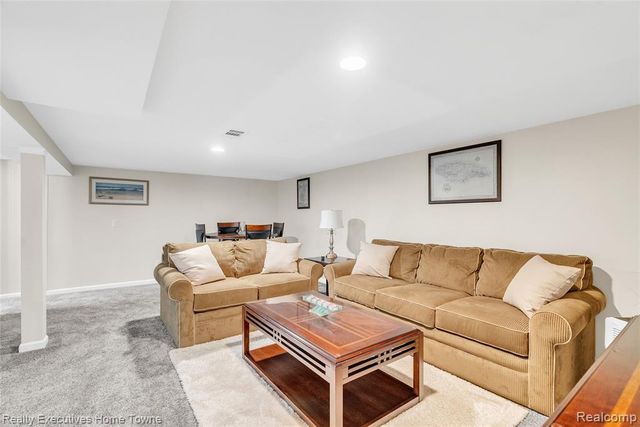 2640 Huckleberry Lane, Port Huron, MI 48060