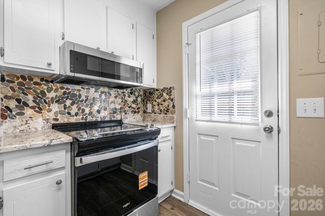 525 12th Street SW 30, Hickory, NC 28602