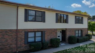 525 12th Street SW 30, Hickory, NC 28602