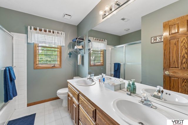 1566 Trumball Terrace, Plattsmouth, NE 68048