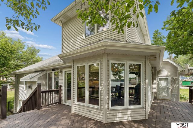 1566 Trumball Terrace, Plattsmouth, NE 68048