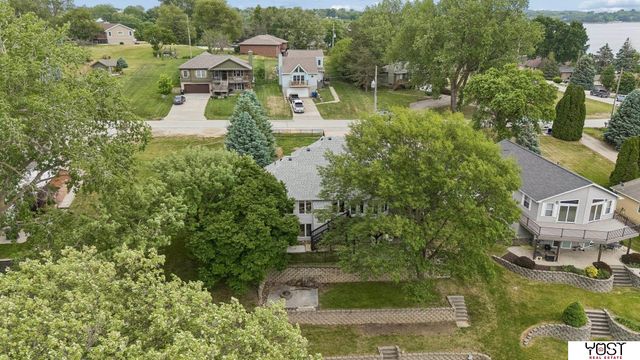 1566 Trumball Terrace, Plattsmouth, NE 68048