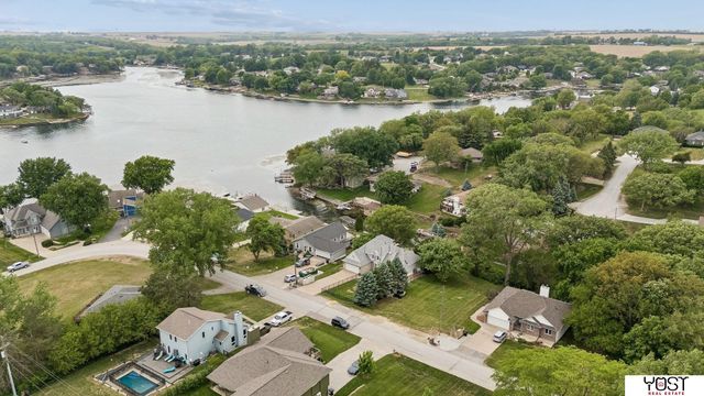 1566 Trumball Terrace, Plattsmouth, NE 68048