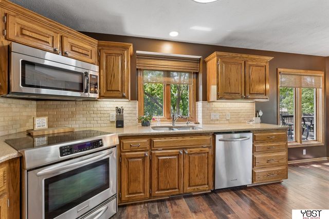 1566 Trumball Terrace, Plattsmouth, NE 68048