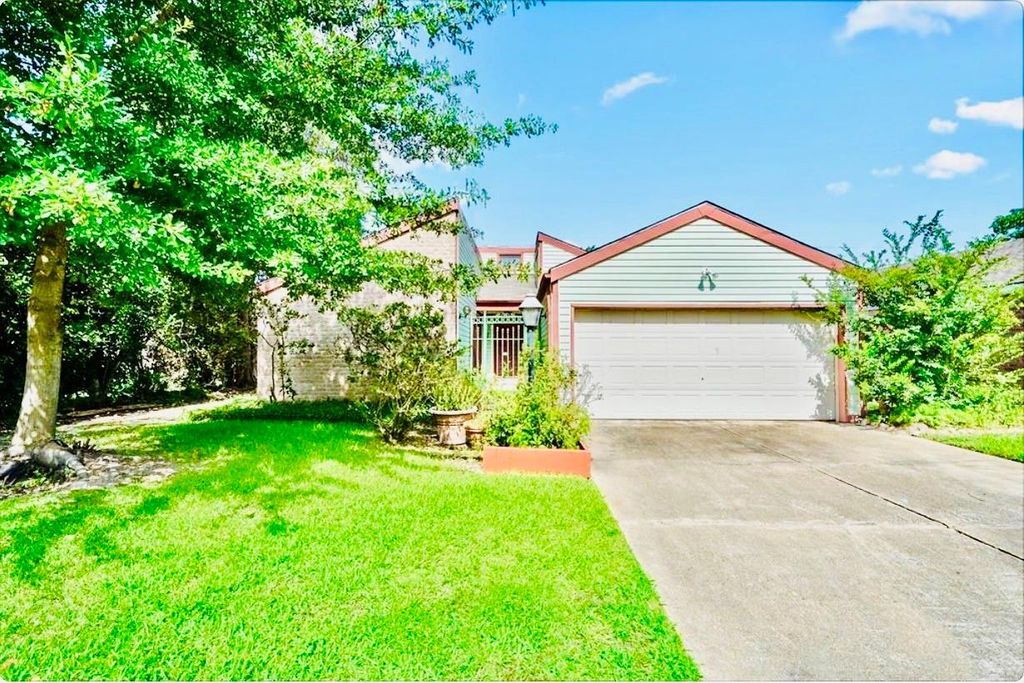 11635 Ridge Run Drive, Houston, TX 77064