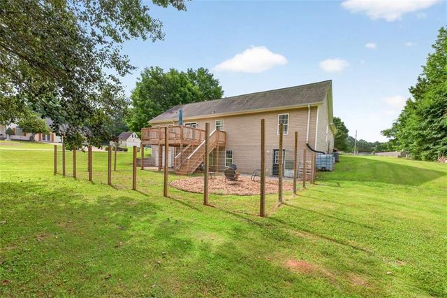 18 Savannah Lane, Jefferson, GA 30549