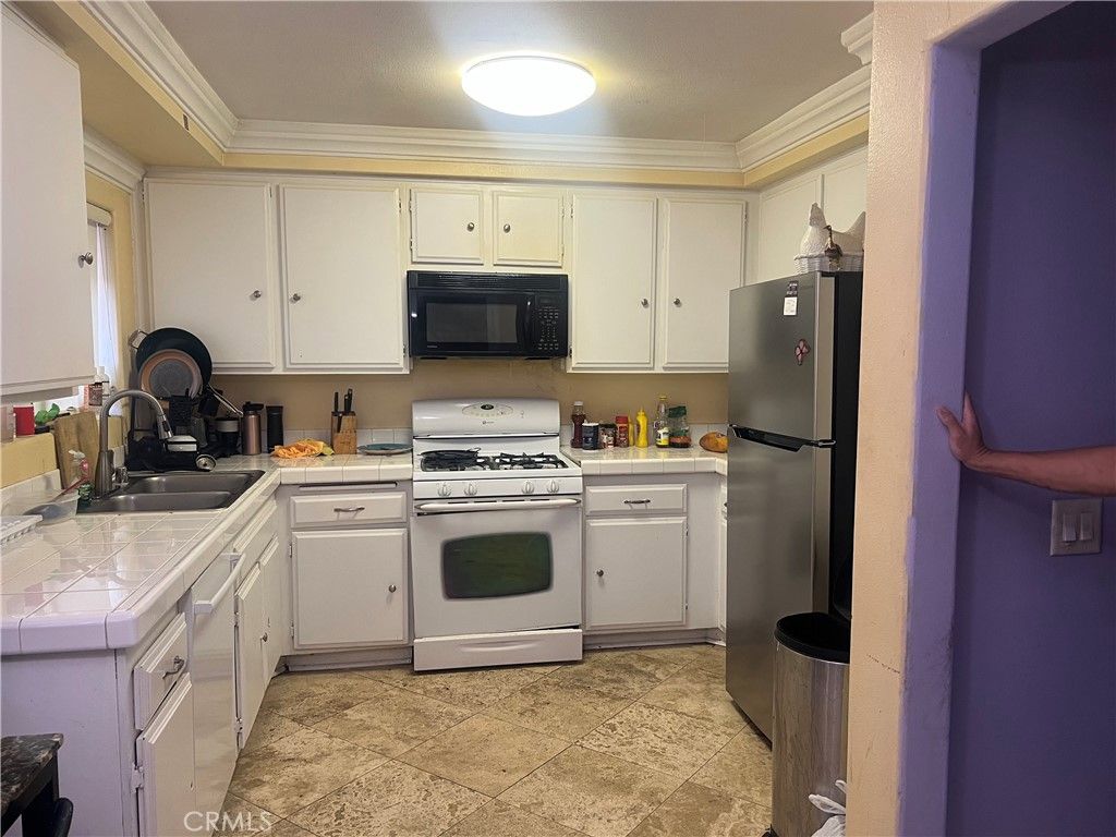 13540 Hubbard Street 39, Los Angeles, CA 91342 — photo 3