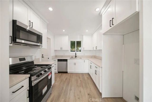 6714 Jellico, Lake Balboa, CA 91406
