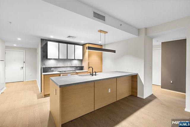 1425 Hudson Street 6C, Hoboken, NJ 07030