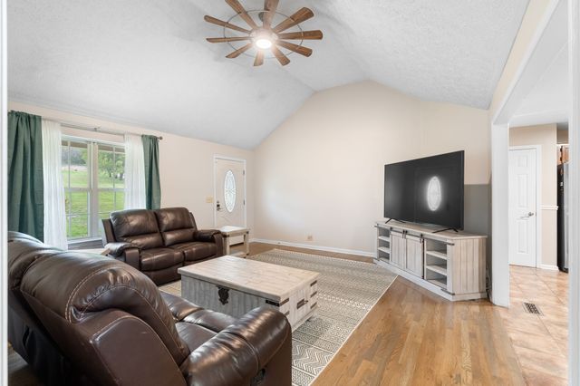 15541 Cainsville Rd, Milton, TN 37118
