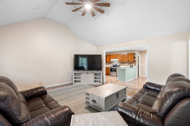 15541 Cainsville Rd, Milton, TN 37118