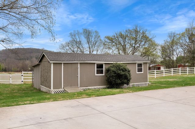 15541 Cainsville Rd, Milton, TN 37118