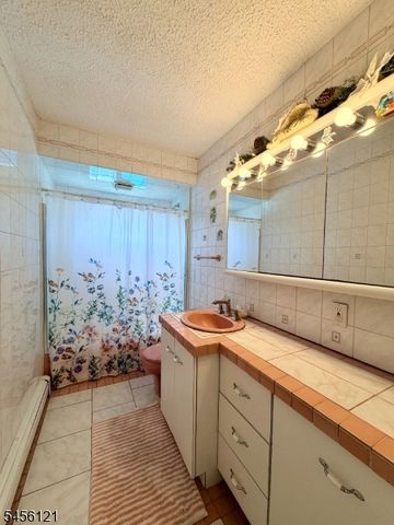 29 Capp St, Carteret Boro, NJ 07008
