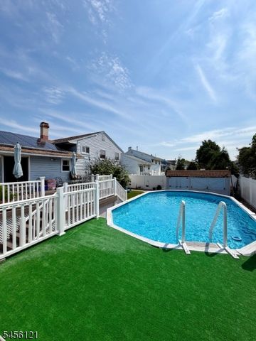 29 Capp St, Carteret Boro, NJ 07008
