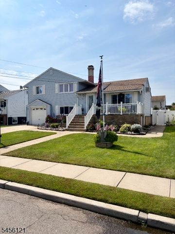 29 Capp St, Carteret Boro, NJ 07008
