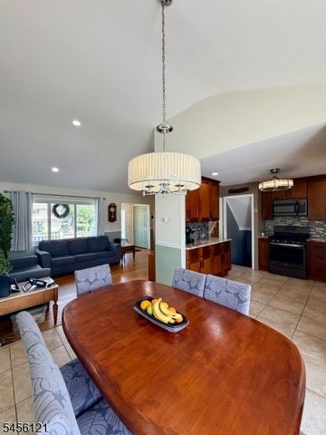 29 Capp St, Carteret Boro, NJ 07008