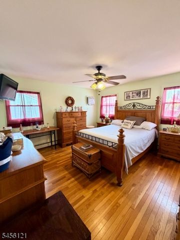 29 Capp St, Carteret Boro, NJ 07008