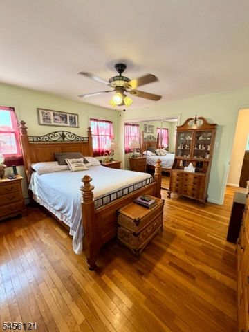 29 Capp St, Carteret Boro, NJ 07008