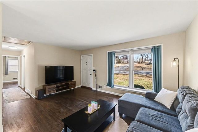 6803 NW 72nd Terrace, Kansas City, MO 64152