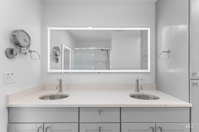 5405 S Henry Ln, Nampa, ID 83686