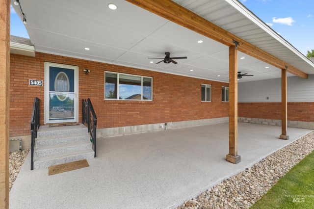 5405 S Henry Ln, Nampa, ID 83686