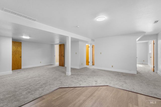 5405 S Henry Ln, Nampa, ID 83686
