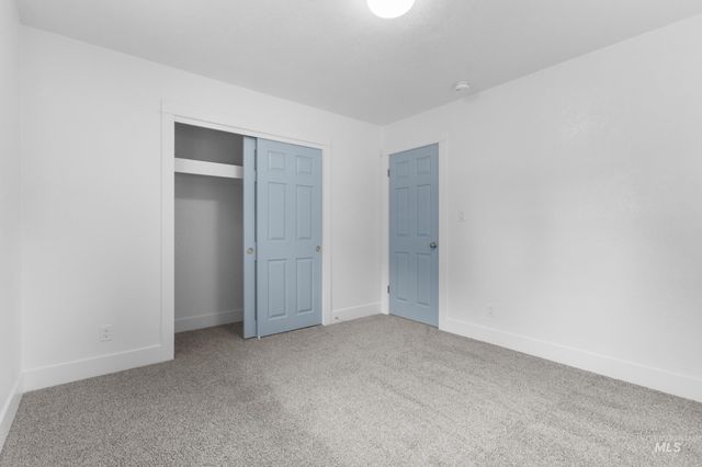 5405 S Henry Ln, Nampa, ID 83686