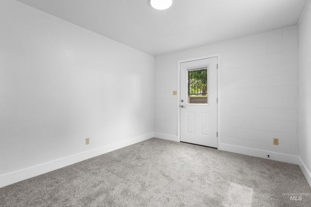 5405 S Henry Ln, Nampa, ID 83686