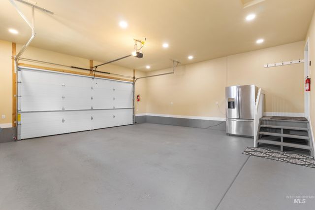5405 S Henry Ln, Nampa, ID 83686