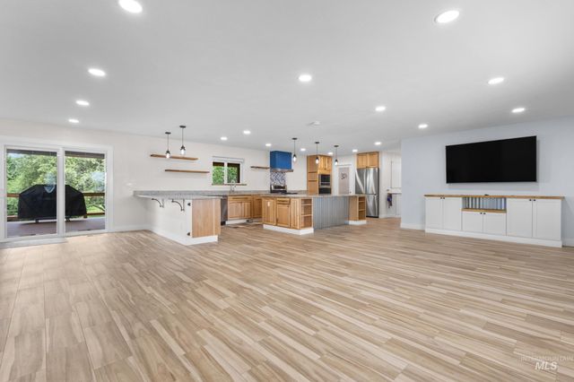 5405 S Henry Ln, Nampa, ID 83686